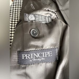 Classic Italian blazer single button fully lined an investment piece.